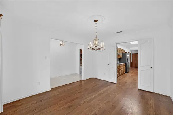 6804 Kenwhite Drive, Dallas, TX 75231