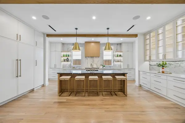 6421 Royal Lane, Dallas, TX 75230