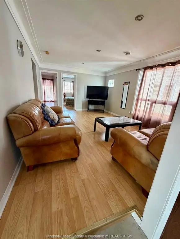 745 CATARAQUI, Windsor, ON N9A 3P3