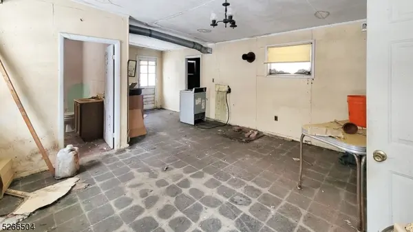 58 Hollow Rd, Lebanon Twp., NJ 08826