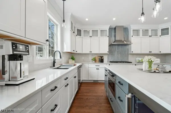 4 Plymouth Dr, Livingston Twp., NJ 07039