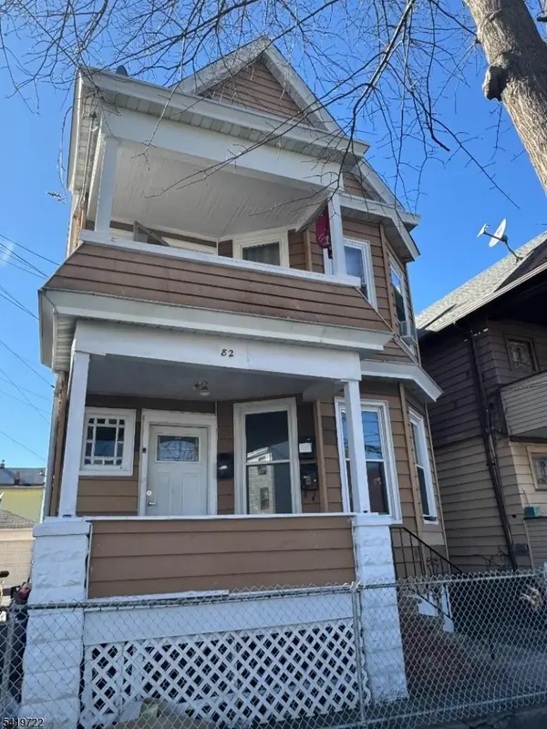 82 E 18Th St, Paterson City, NJ 07524