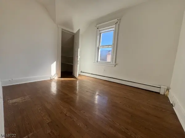 82 E 18Th St, Paterson City, NJ 07524