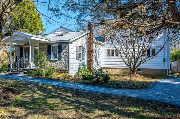 16 Skytop Rd, Lebanon Twp., NJ 07853