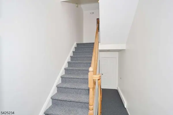 101 Quartz Ln, Paterson City, NJ 07501