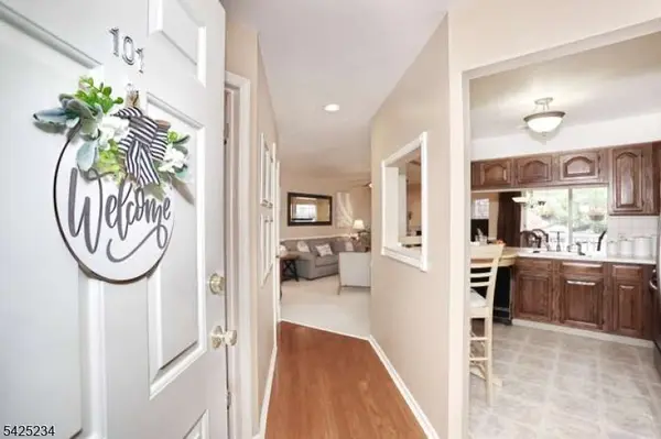 101 Quartz Ln, Paterson City, NJ 07501