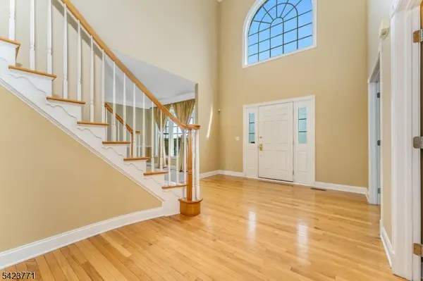 61 Albert Dr, Union Twp., NJ 08809