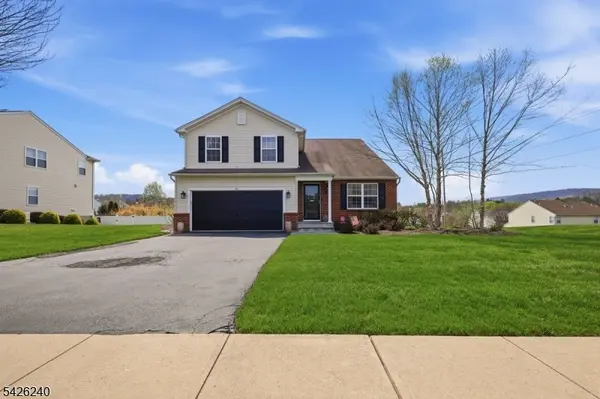 27 Lambert St, Washington Boro, NJ 07882