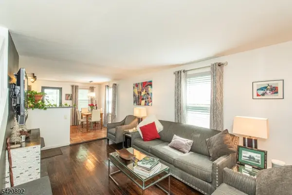 257 Mccosh Rd, Clifton City, NJ 07043