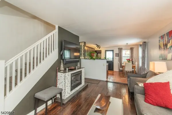 257 Mccosh Rd, Clifton City, NJ 07043