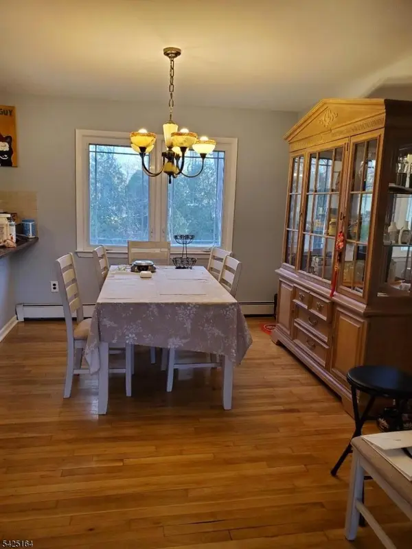 74 E Mcclellan Ave, Livingston Twp., NJ 07039