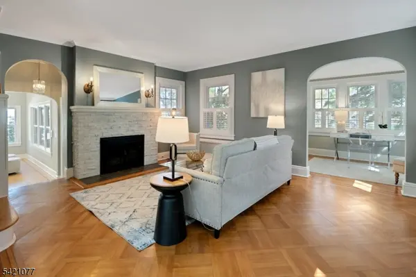 153 N Passaic Ave, Chatham Boro, NJ 07928