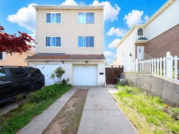 200 Sand LN, Staten  Island, NY 10305