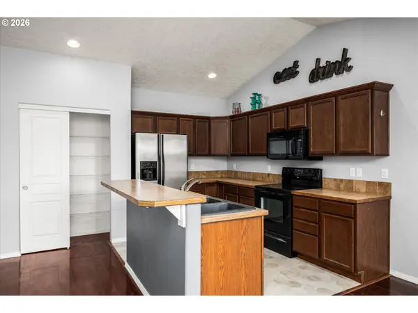 553 S 48TH PL, Springfield, OR 97478