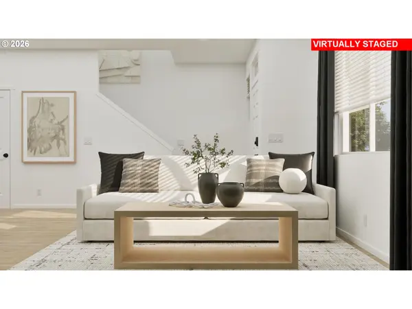 526 E Traverse RD, Woodburn, OR 97071