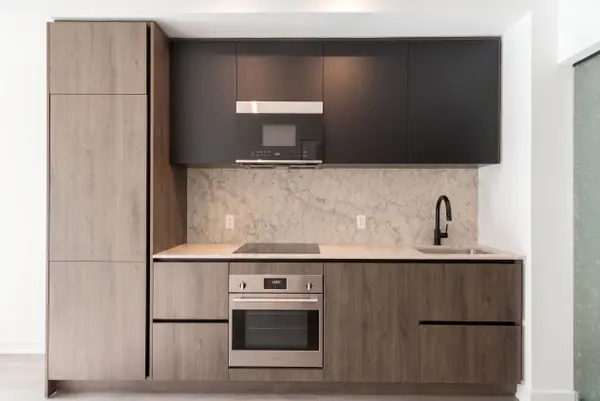 108 Peter ST #712, Toronto C01, ON M5V 0W2