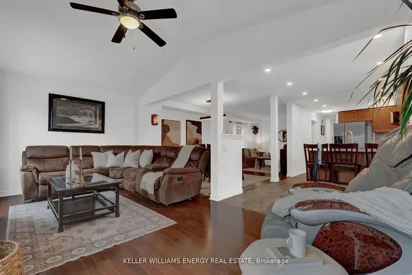 1379 Wadebridge CRES, Oshawa, ON L1K 3B1