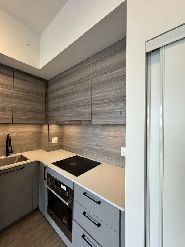 1050 Eastern AVE #810, Toronto E01, ON M4L 0B7