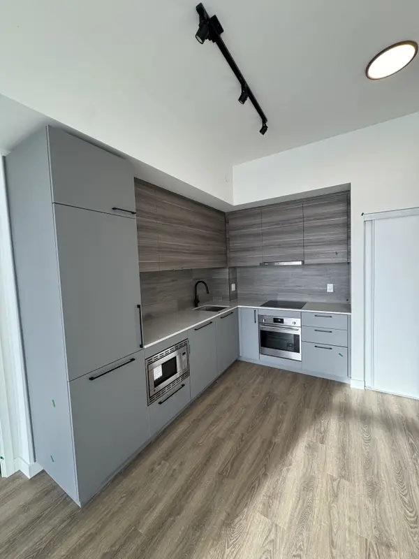 1050 Eastern AVE #810, Toronto E01, ON M4L 0B7