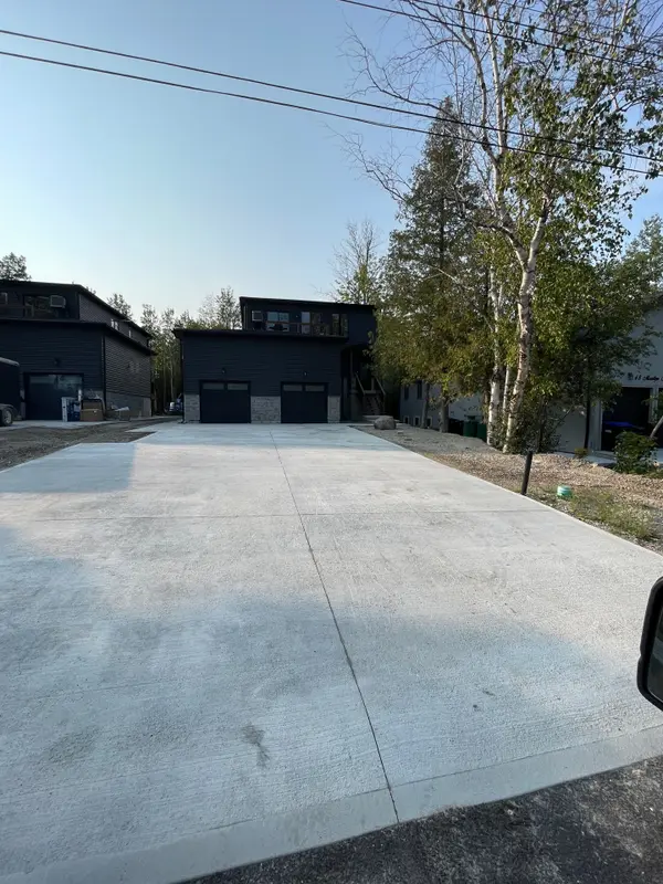 52 Marilyn AVE S, Wasaga Beach, ON L9Z 2Y1