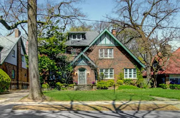 72 Baby Point RD, Toronto W02, ON M6S 2G3