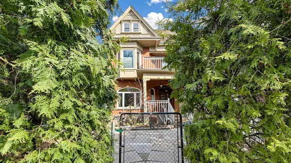 26 MACDONELL AVE, Toronto W01, ON M6R 2A2