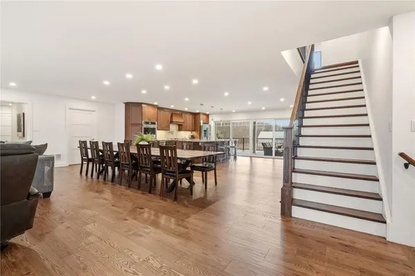 1354 No 1 Side RD N, Burlington, ON L7P 0R9