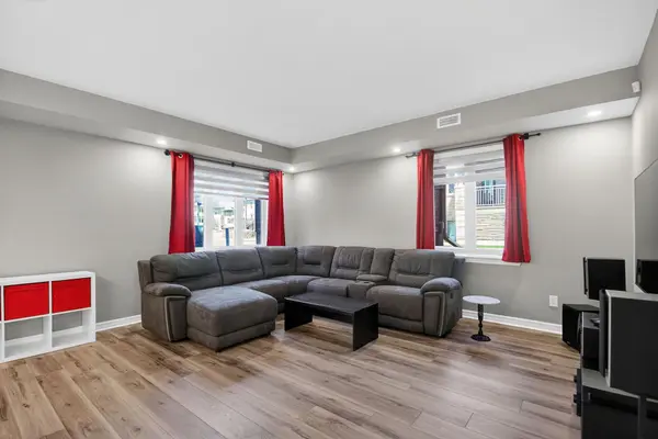 53 Tayside Private #A, Barrhaven, ON K2J 2T3