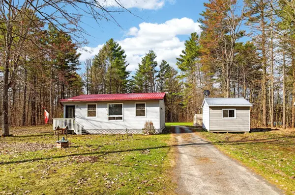 16 Rankin RD, Rideau Lakes, ON K0G 1E0