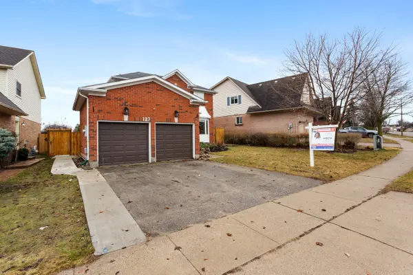 127 Glenvalley DR, Cambridge, ON N1T 1R1
