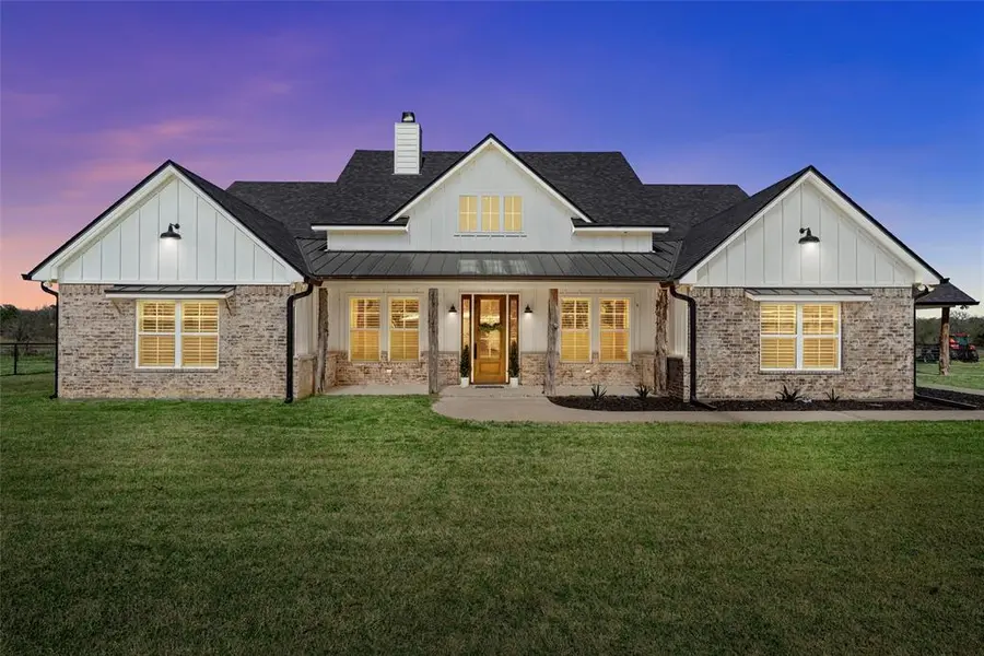 399 Satin Rd, Chilton, TX 76632