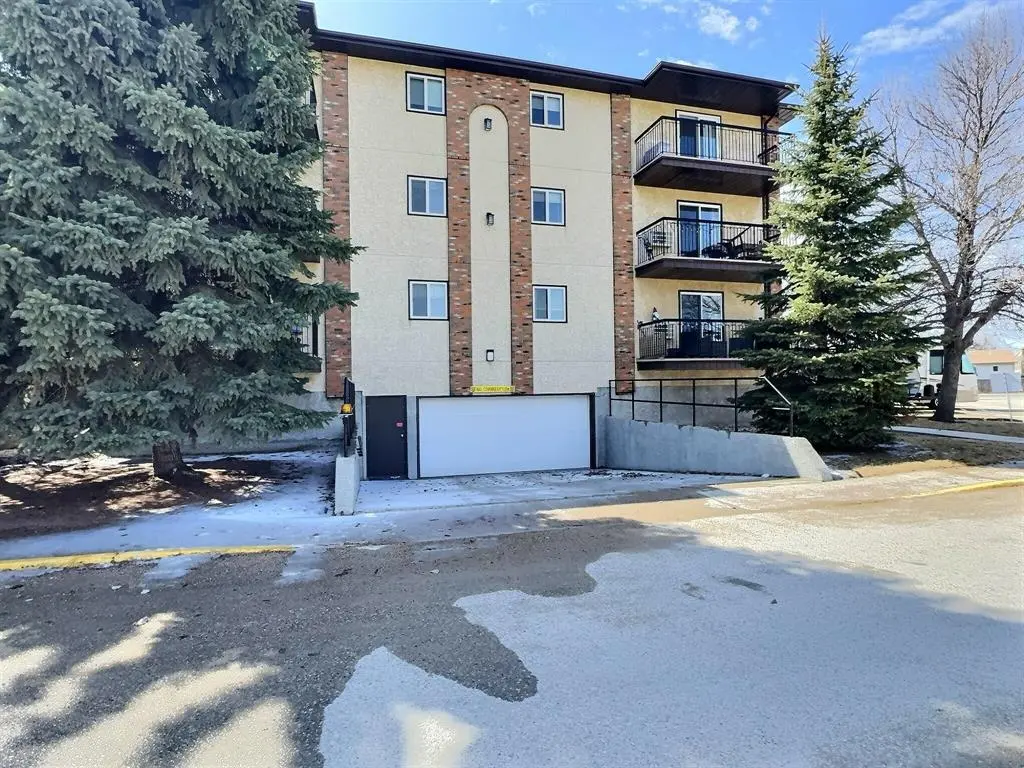 785 St Anne's RD, Winnipeg, MB R2N 3X3