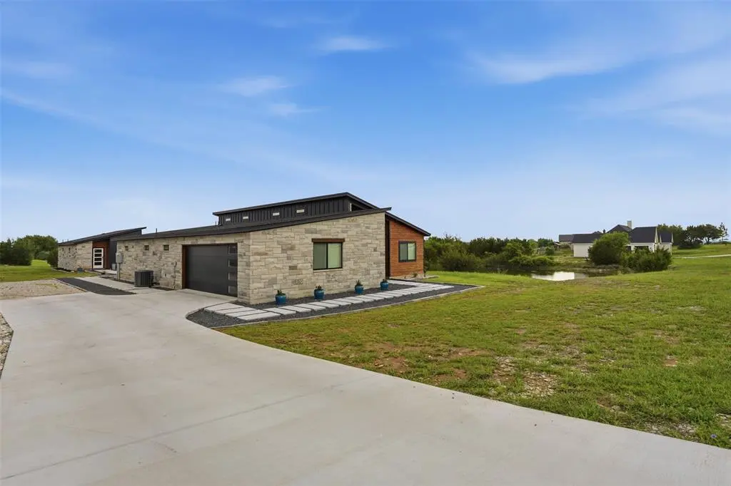 238 Martin Drive, Granbury, TX 76049
