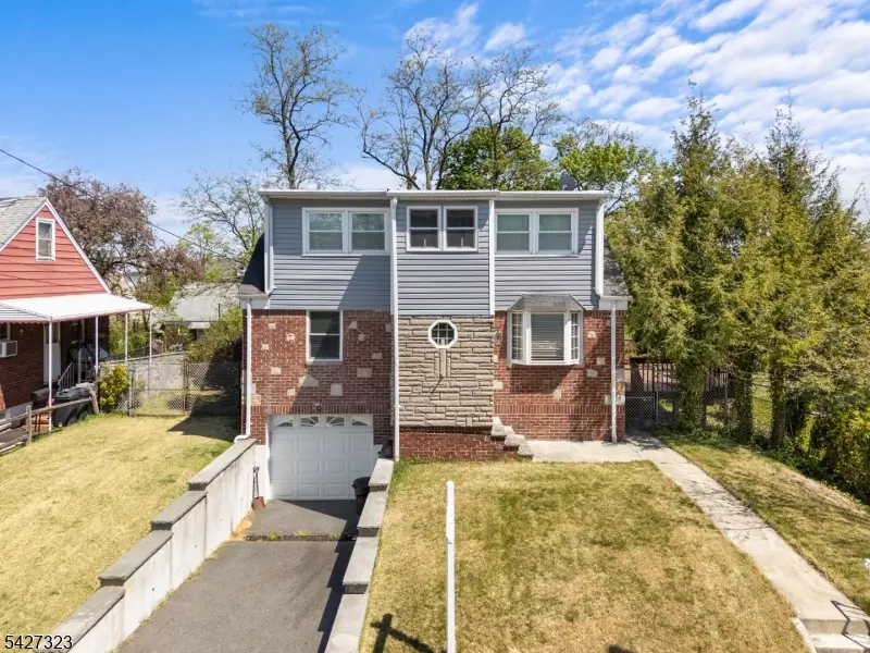 9 Leopold Ter, Clifton City, NJ 07011
