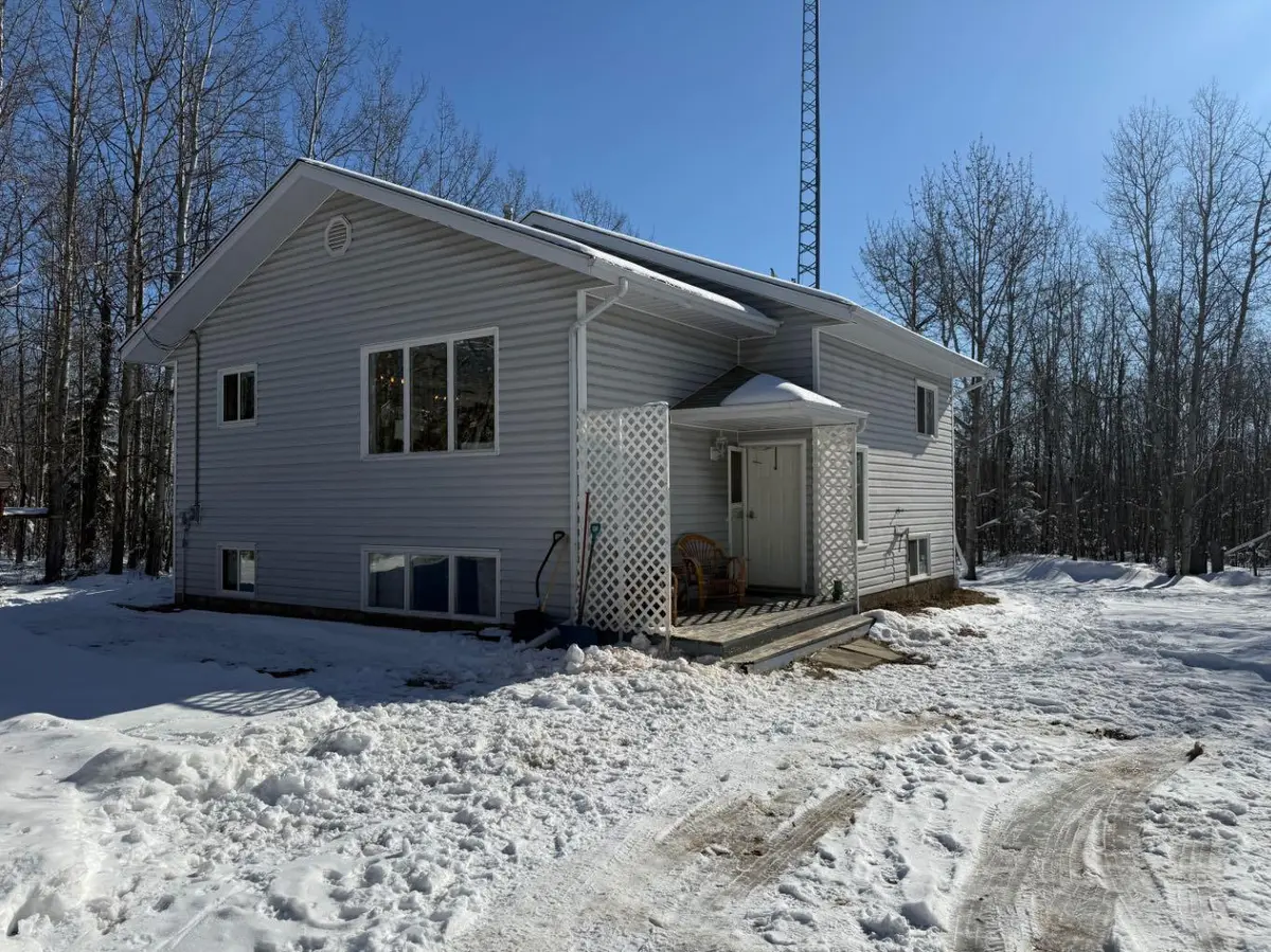 64 Tawatinaw DR, Athabasca, AB T9S 2A2