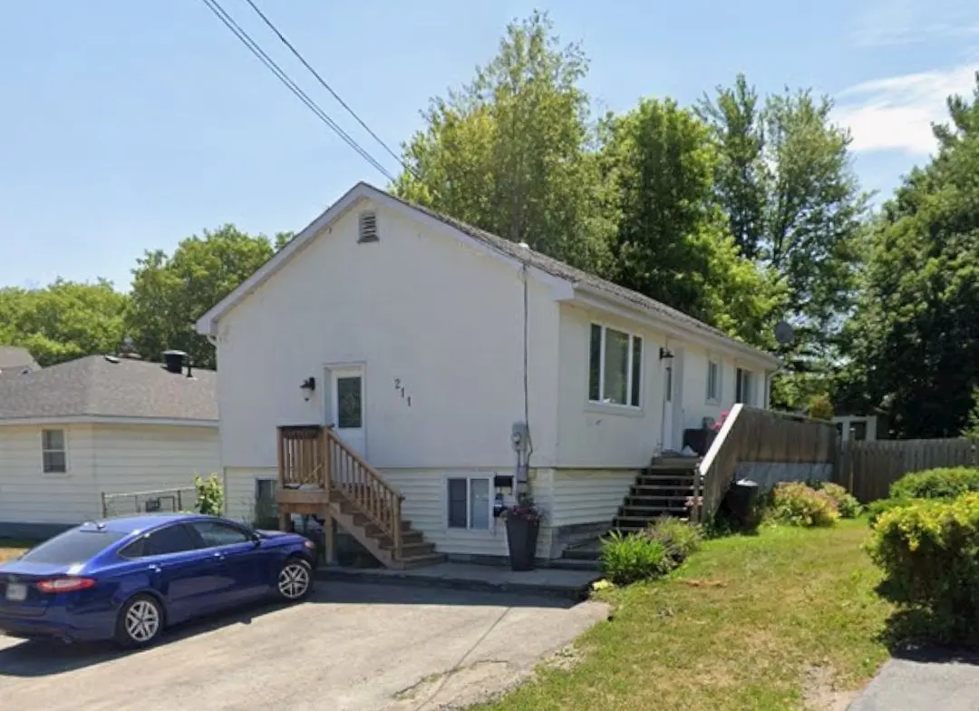 211 Cliff RD #Lower, Barrie, ON L4N 3X5