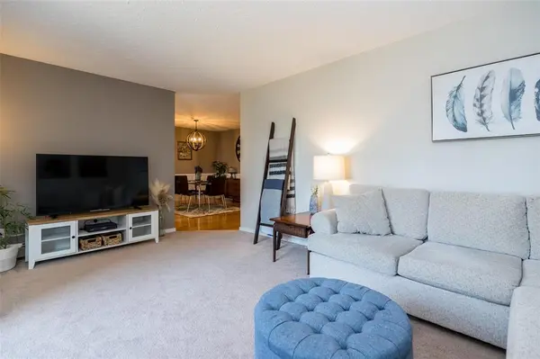 785 St Anne's RD, Winnipeg, MB R2N 3X3