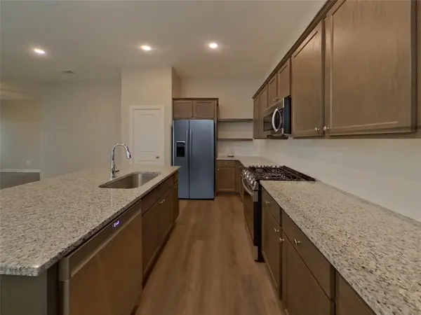 718 Lacewing Drive, Arlington, TX 76005