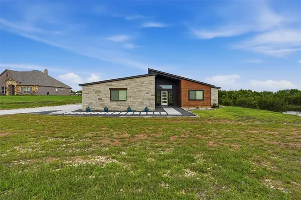 238 Martin Drive, Granbury, TX 76049