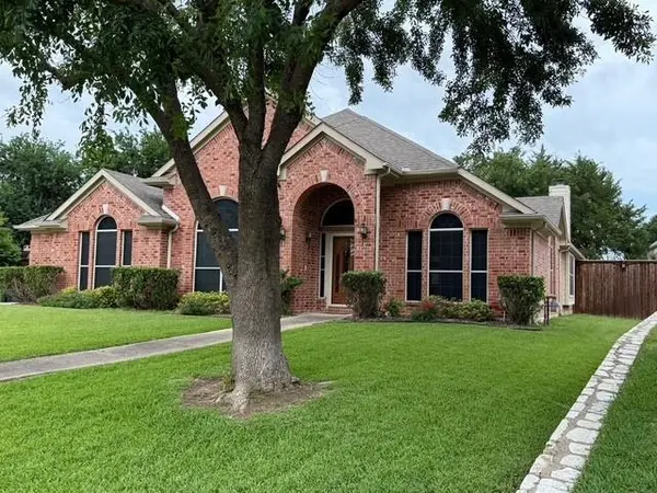 405 Love Bird Lane, Murphy, TX 75094