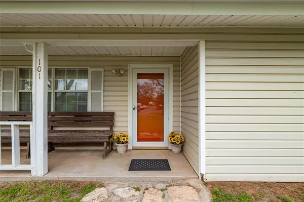 101 S Frio Court, Weatherford, TX 76087