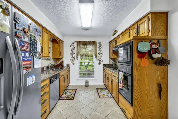 1823 Ridgebrook Drive, Arlington, TX 76015