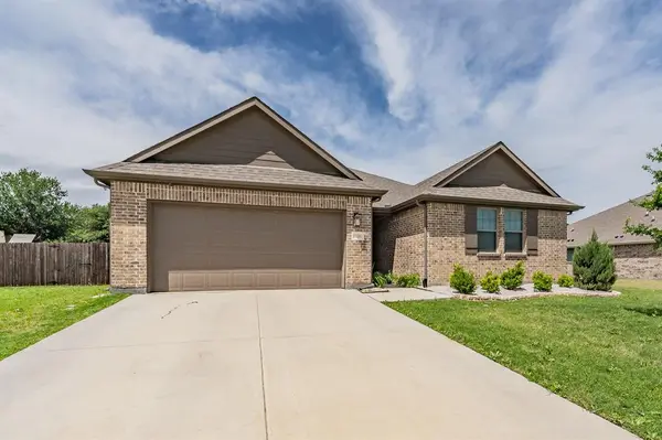 13301 Ridings Drive, Fort Worth, TX 76052