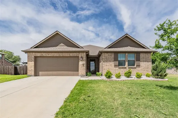 13301 Ridings Drive, Fort Worth, TX 76052