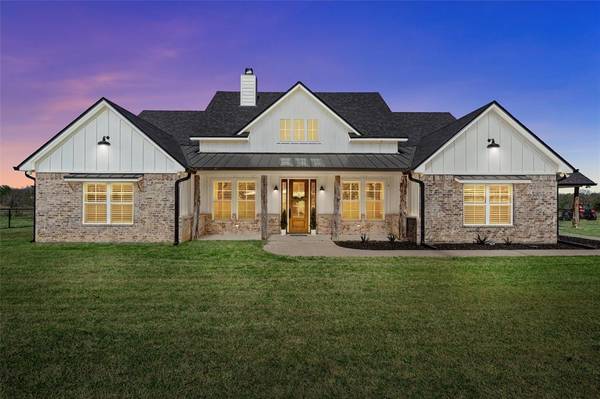 399 Satin Rd, Chilton, TX 76632