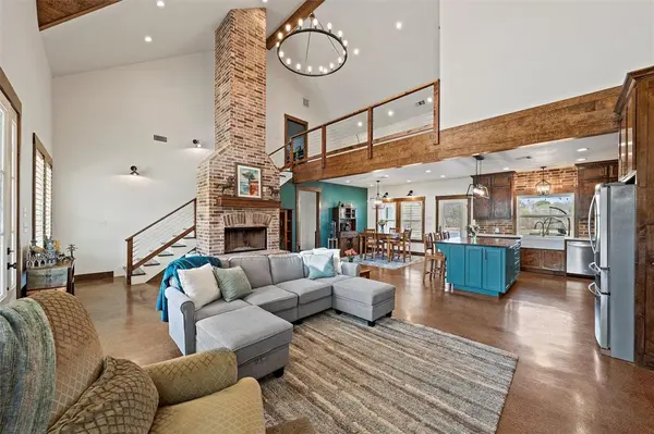 399 Satin Rd, Chilton, TX 76632