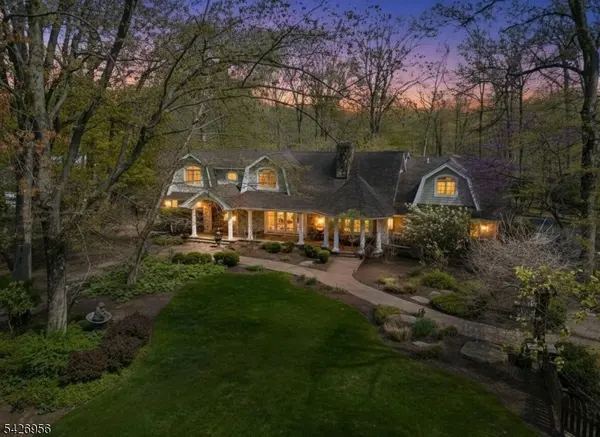 8 White Pine Rd, Upper Saddle River Boro, NJ 07458