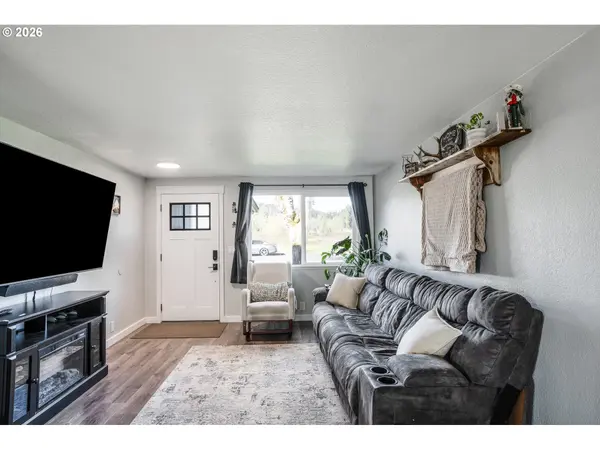 796 S R ST, Cottage Grove, OR 97424