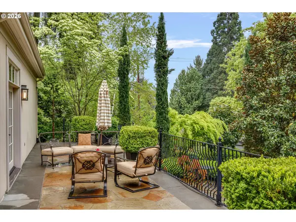 1011 TROON RD, Lake Oswego, OR 97034