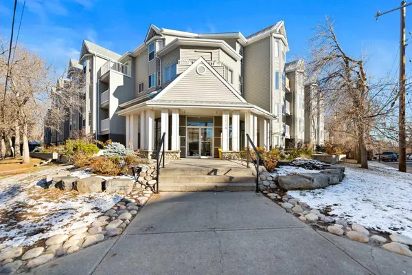 2204 1 ST SW #310, Calgary, AB T2S 1P4